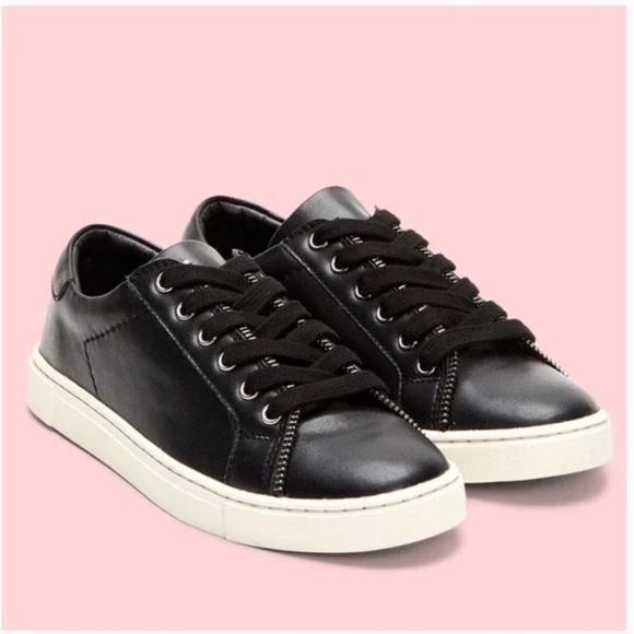 Frye and Co. Sindy Moto Low Sneaker in Black Leather size 10 - Picture 1 of 9